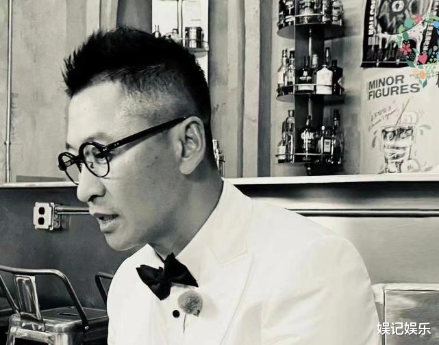 周杰|周杰被曝抛弃不吃避孕药的女友，女方公开照片跟聊天记录，信息量大