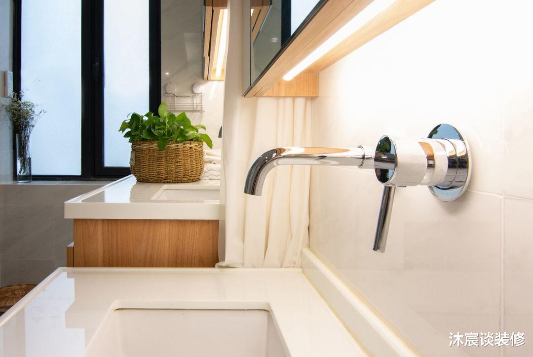 沐宸谈装修|她家的客厅不一样，用卡座取代沙发，好看又实用，真是小户型救星