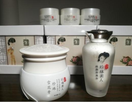 面霜 国货面霜“扛把子”，因包装太low被看不起，肌肤却越用越白皙水嫩