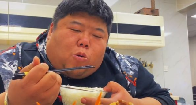 短视频 胖猴仔:百万博主作品一夜清空,为保命进减肥训练营,他能成功吗