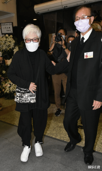 李香琴|李香琴出殡化作一缕轻烟，半个香港演艺界都来告别“巨星母亲”