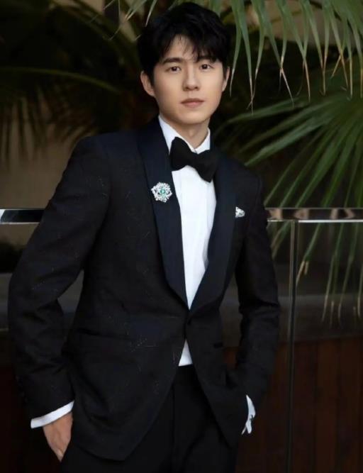 易烊千玺|2022春节档电影，易烊千玺、刘昊然神仙打架，看班底前者就赢了？