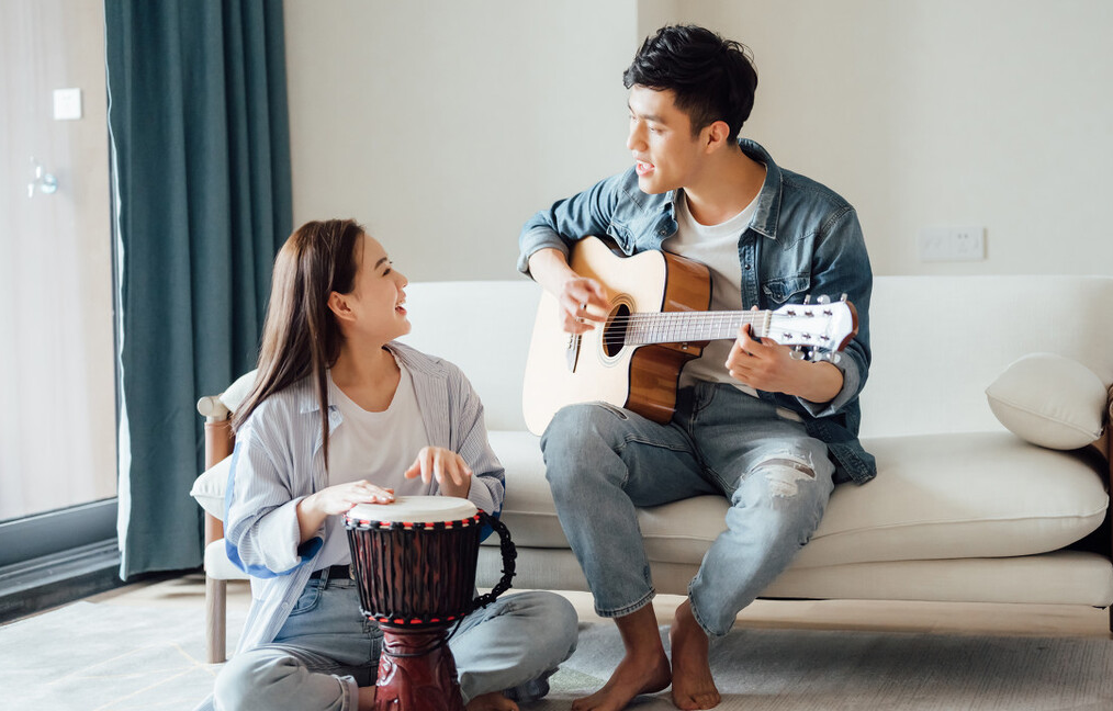 一念开花福世界 前夫住院我送去8万，病房门口听到他打电话，我果断停掉5千抚养费