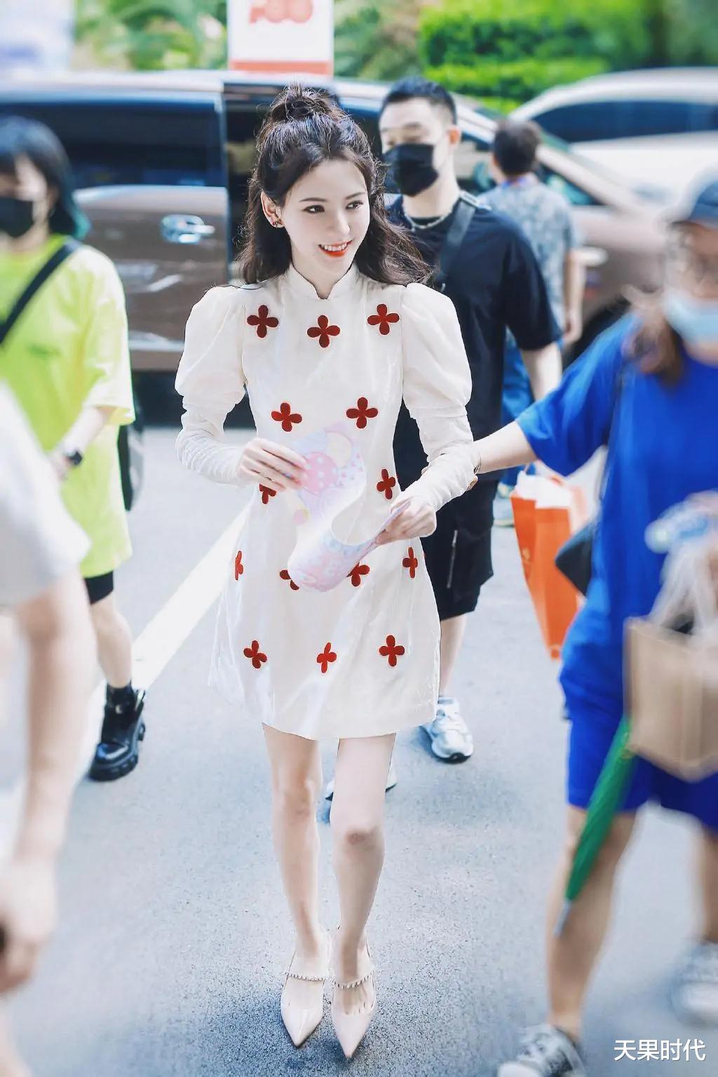 天果时代|张予曦不愧王思聪的最美前女友，生拍图都这么惊艳，就是瘦过头了