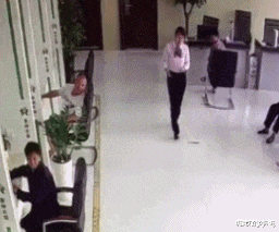 时光了了说说|“为什么穿内衣不能看，而穿泳衣却可以？哈哈哈...这有啥区别啊！”