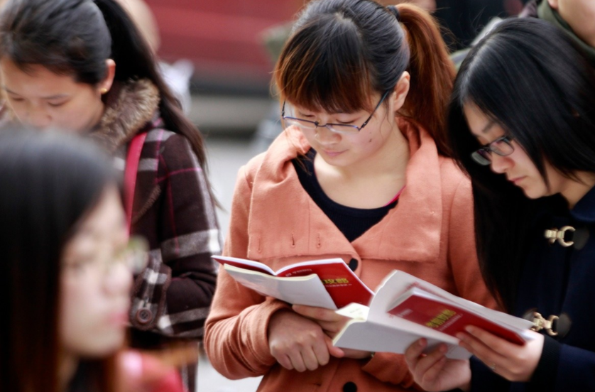 政审|学生政审被淘汰，原因是祖母有“污点”，成绩再好也是做无用功