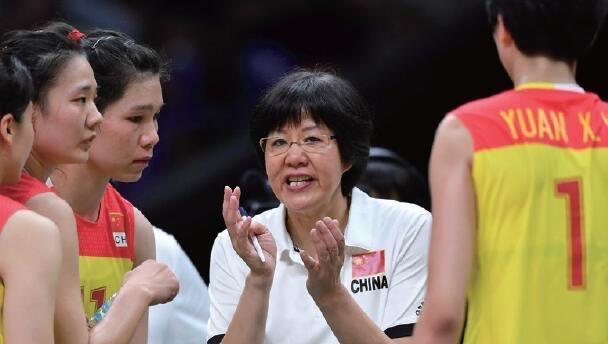 女排|3-2！中国女排最强体首秀，6连胜已在酝酿，CCTV5+见证郎平逆袭