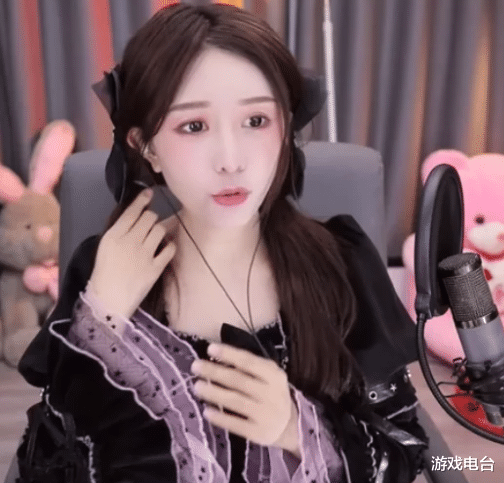 女仆装|林七七为满足粉丝要求，身穿女仆装直播热舞，这谁顶得住？