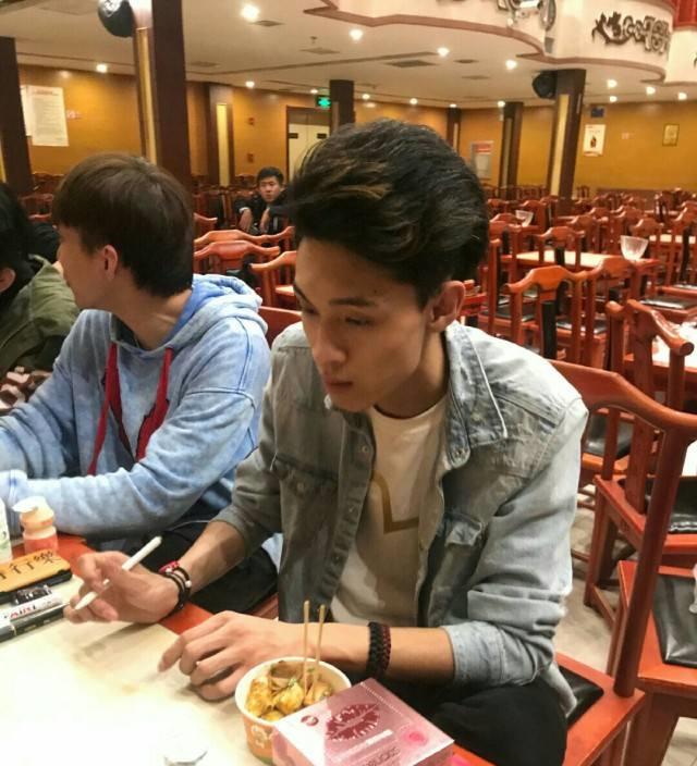 德云社|郭德纲师弟解释，为啥德云社的签名要铺满整张纸：防人之心不可无