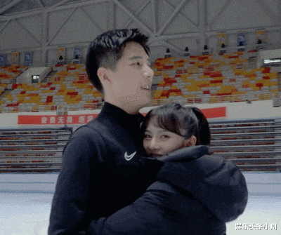 王安宇|甜炸了！剧组手牵手，他俩真没在一起？