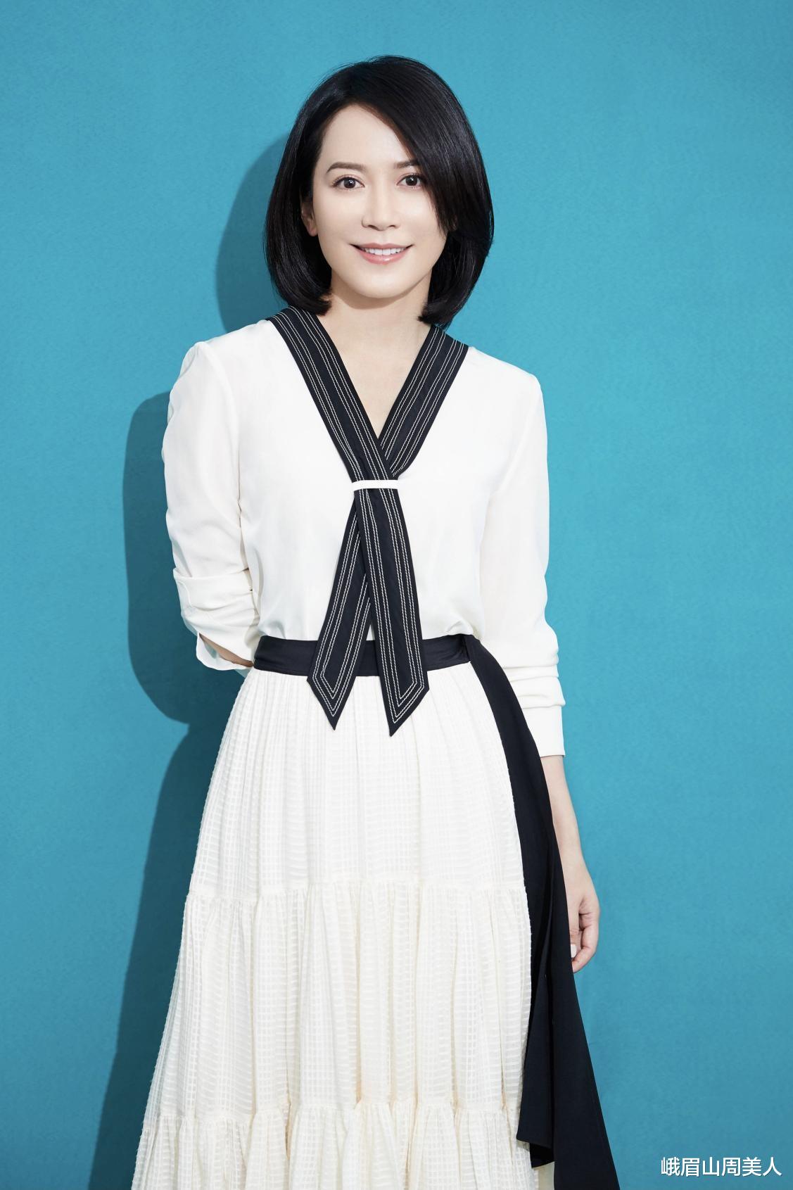 峨眉山周美人|这可能是我见过的最体面的50岁女人：不装嫩不显老，美得优雅有气质