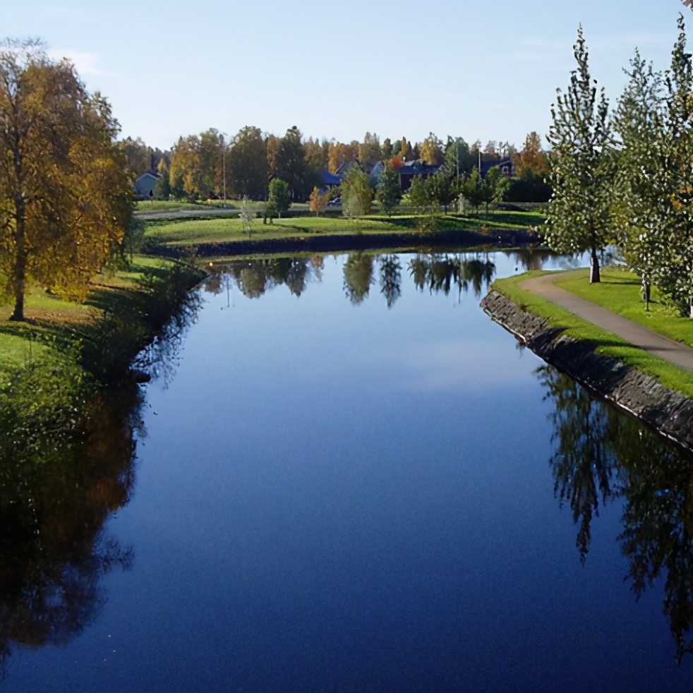 |如何辨别水中是否有鱼？做到4点就基本可以判断——盛世三渔