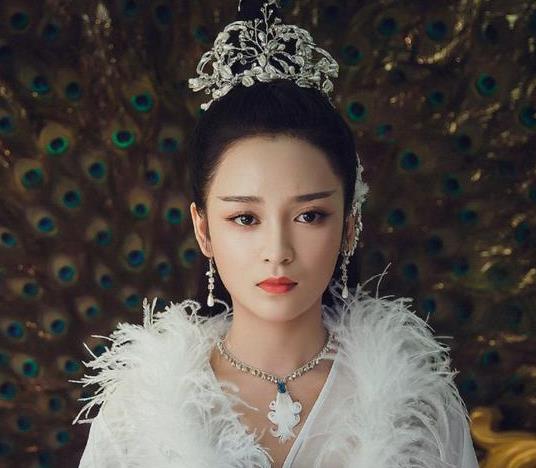 |杨幂旗下的艺人，他们大展身手，不得不心疼杨幂