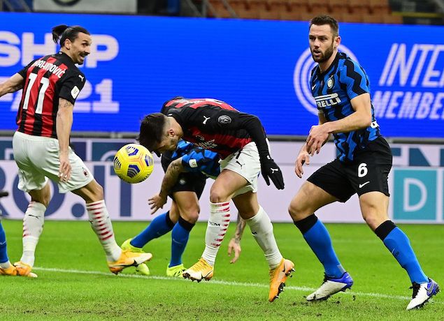 国际米兰|第97分钟绝杀!2-1逆转!AC米兰轰然倒下,国米球员疯狂庆祝