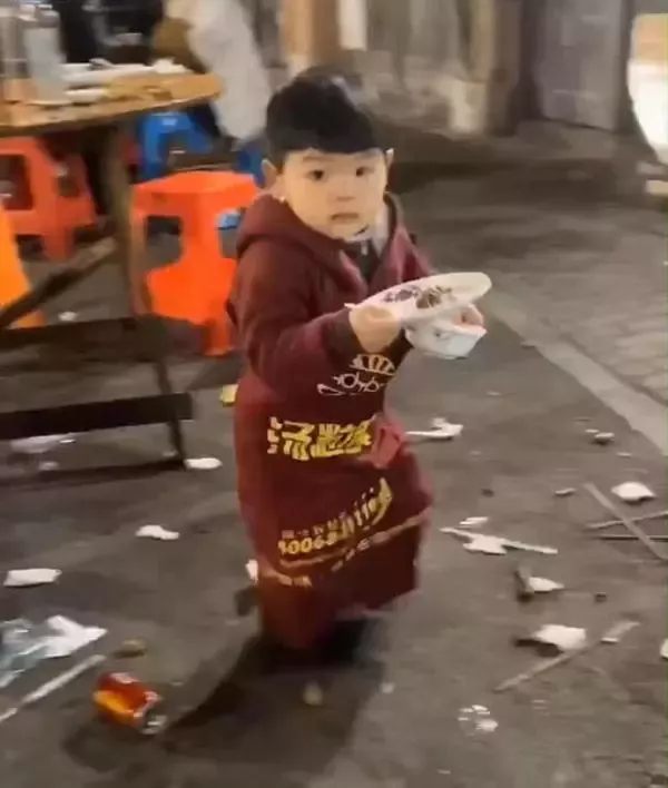 哲学筱筱 北大爸爸被23岁女儿网爆：你不逼孩子一把，孩子就会来逼你