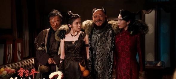 电影|靠低胸装、大长腿博眼球，离开成龙的她，如今到底怎么了？