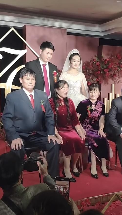 陈亚男|大衣哥儿子朱单伟发声明，首次回应离婚事件，直言陈亚男骗婚！