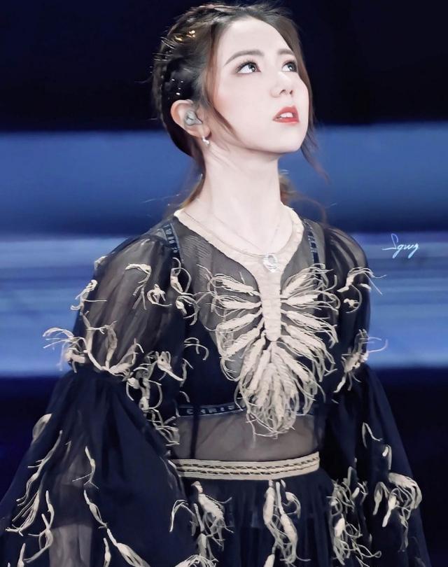 范丞丞|抖音明星互动排行榜：邓紫棋第二肖战第五，第一名让人意想不到