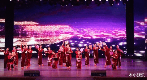 萨顶顶|有种“整容”叫萨顶顶卸妆, 神婆变仙女, 网友: 早这样早红了