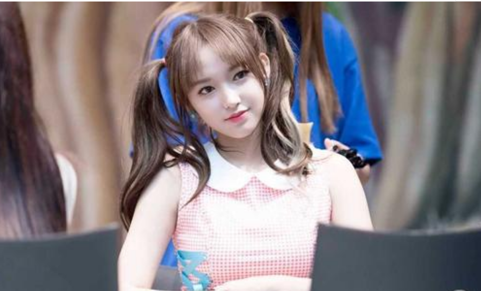 柳岩|有种“发育过猛”叫程潇，才有22岁，却被称为\唱跳界的柳岩\!