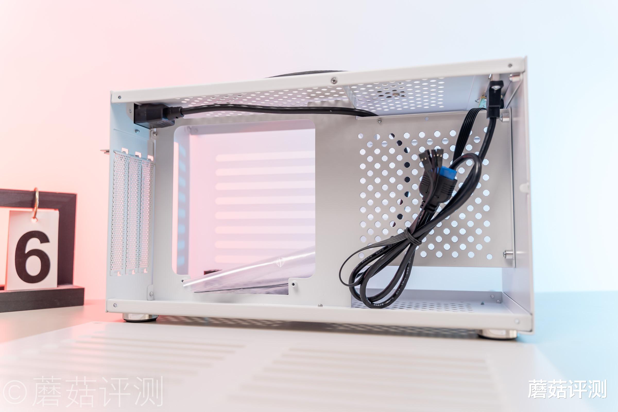 机箱|小巧精致，单手拎走、超频三蜂鸟2手提便携ITX机箱 评测