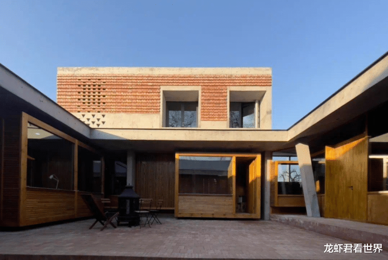 梦想改造家翻车，是吃大蒜低俗喝咖啡高雅的翻版