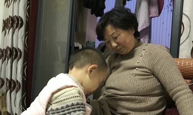 Angelababy|杜新枝又作死，利用姚威做借口扮演所谓的慈母，网友愤怒：戏精！