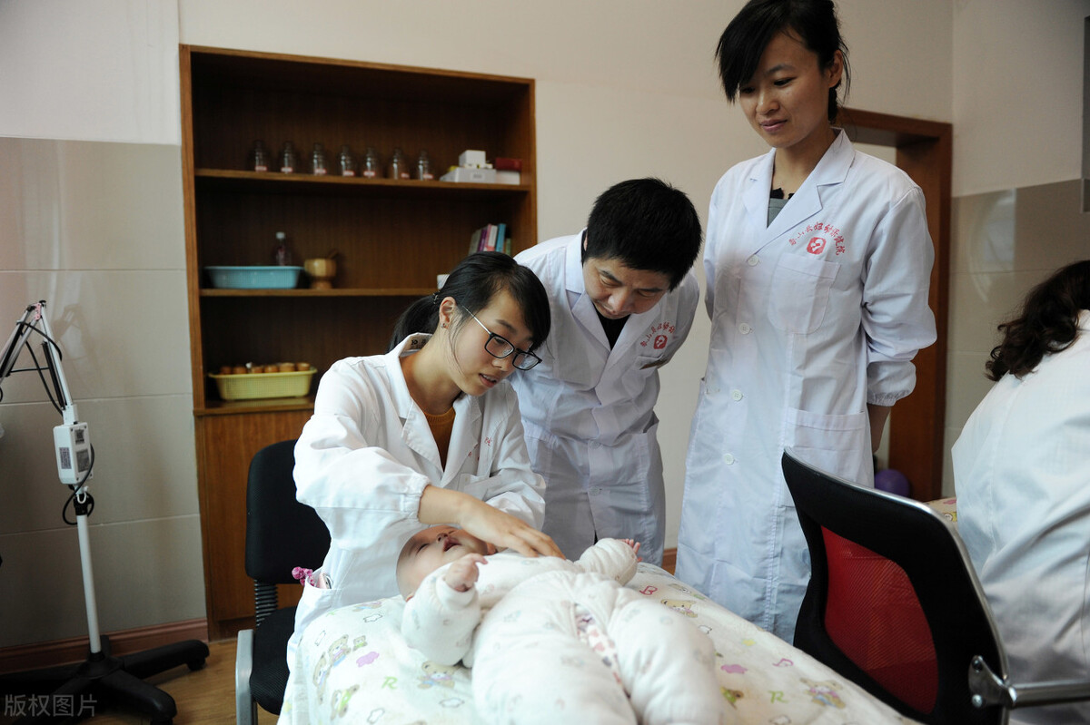 番茄医生在线 提醒：孩子睡前2小时，4种食物别吃，易伤肺还咳嗽，饿了也别给