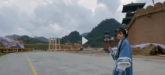 赵露思|吴磊的《星汉灿烂》曝路透，赵露思红色装束绝美，搭建场景也曝光