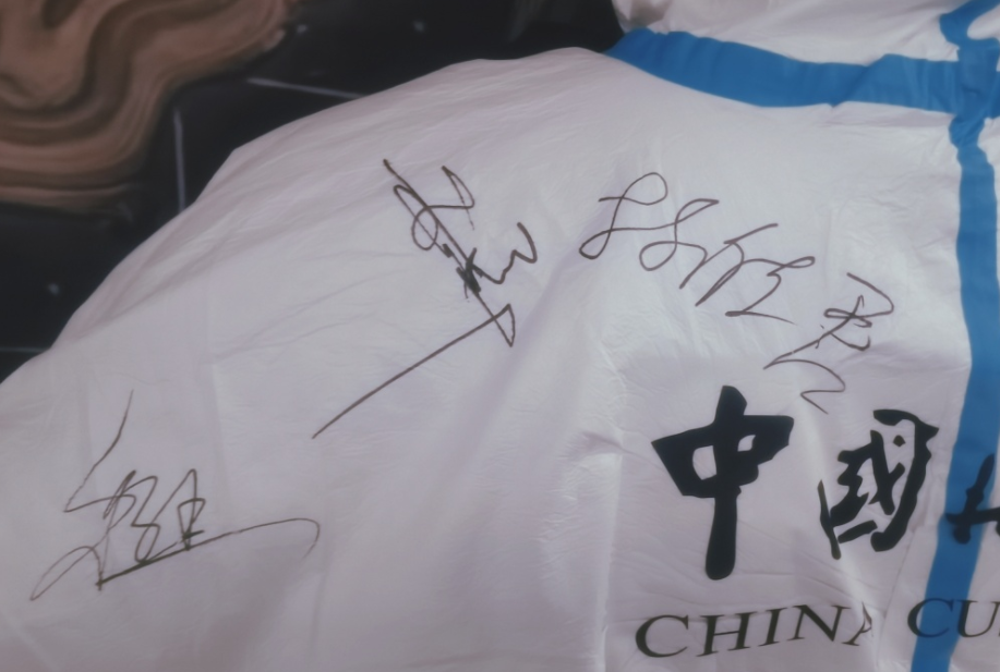 李弘权|周琦李弘权安全抵达，球霸即将回归，男篮太暖心！