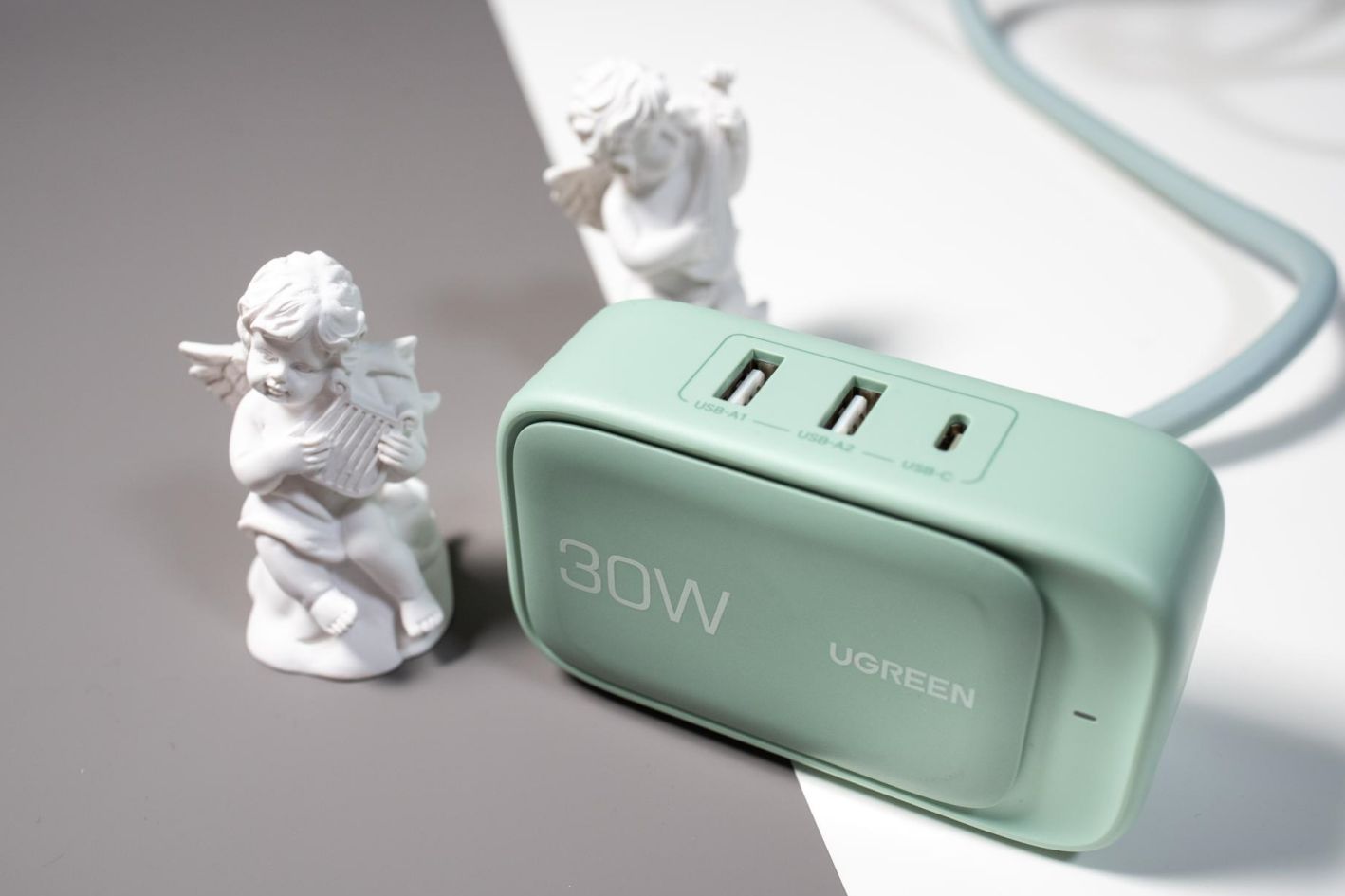 智能插座|智能插座也能做到小而精?绿联智充魔盒Life给了我外出新体验