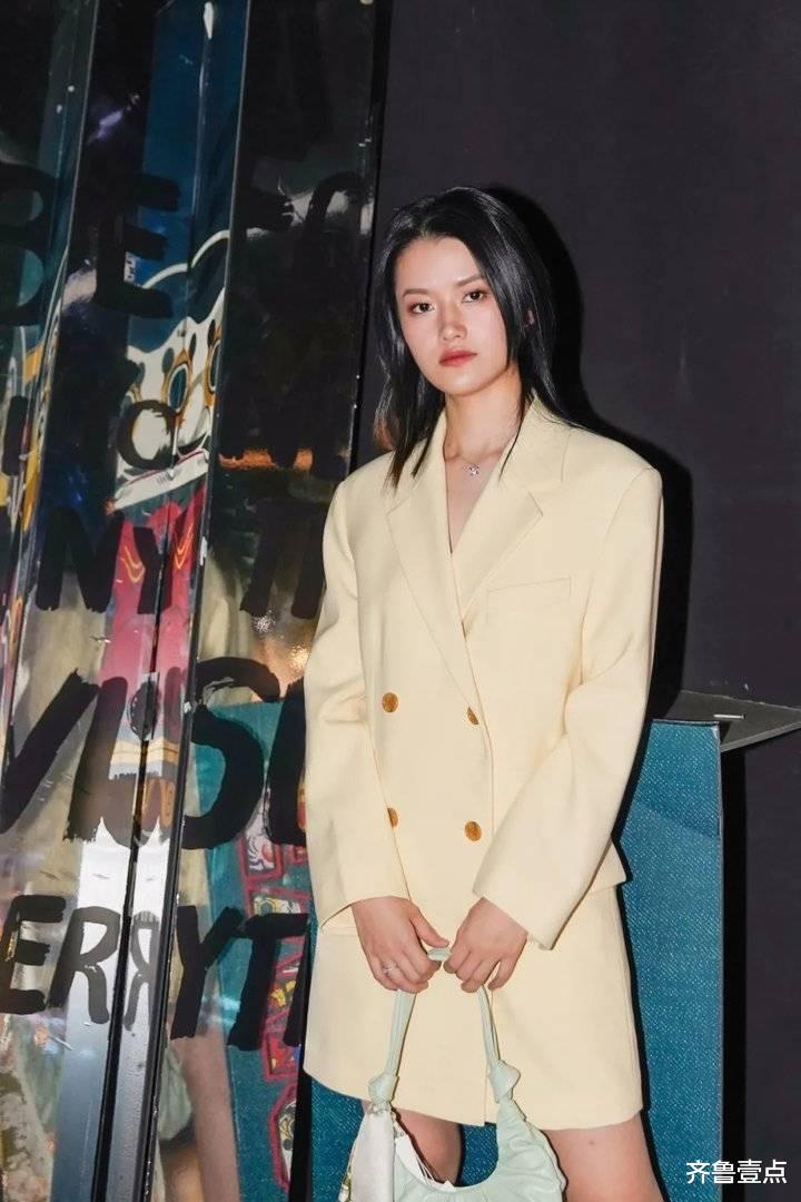 齐鲁壹点 银座“女王加冕日”完美收官！职场素人华丽蝶变迎来“高光时刻”