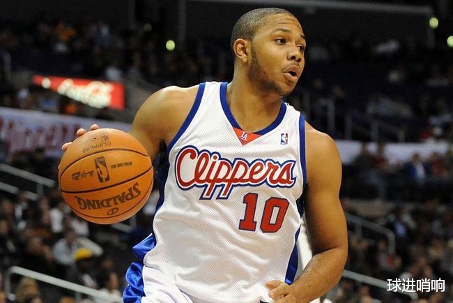 快船队 双赢！4换2交易方案出炉，火箭押宝快船21号秀，戈登联手乔卡争冠