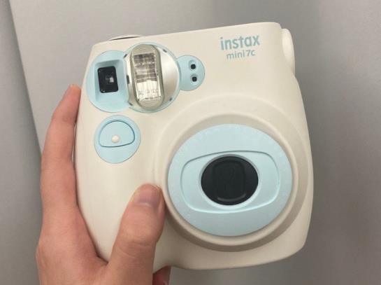 李沁|焉栩嘉还在说谎？粉丝花钱甘愿被“割韭菜”，转身就送女友礼物