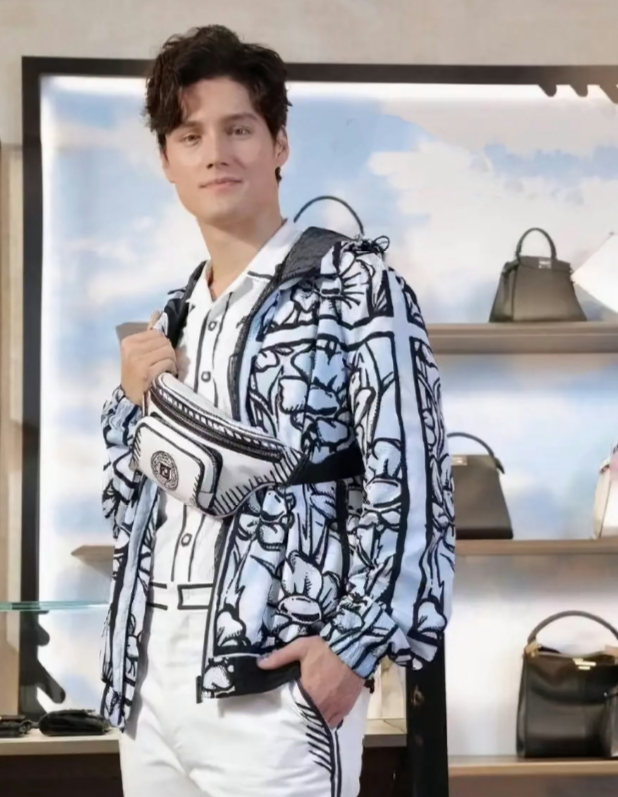 周华健|还记得周华健儿子吗？以前嫌他胡子拉碴，现在恨不得叫他老公！