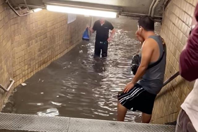 紐約暴雨致多個地鐵站被淹，官方回應：水往低處流，我們做得很好-圖4