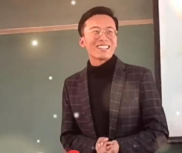 社交平台|孙卓学校尘埃落定，班主任“王妈妈”功不可没，买家态度叫人气愤