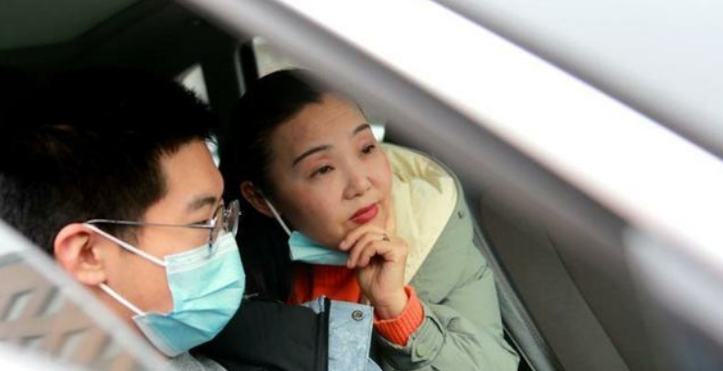 退婚|孙卓曾用名曝光，二姐晒孙卓读书时期奖状，被骂后迅速清空动态