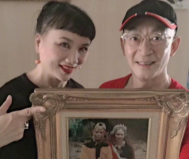 六小龄童|星二代也愁嫁?六小龄童29岁女儿真容曝光,长相漂亮却没对象