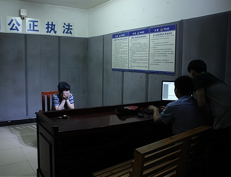 中年女同学的自救|18岁年轻女孩遇害，同村老人不甘寂寞，但因性无能将其杀害