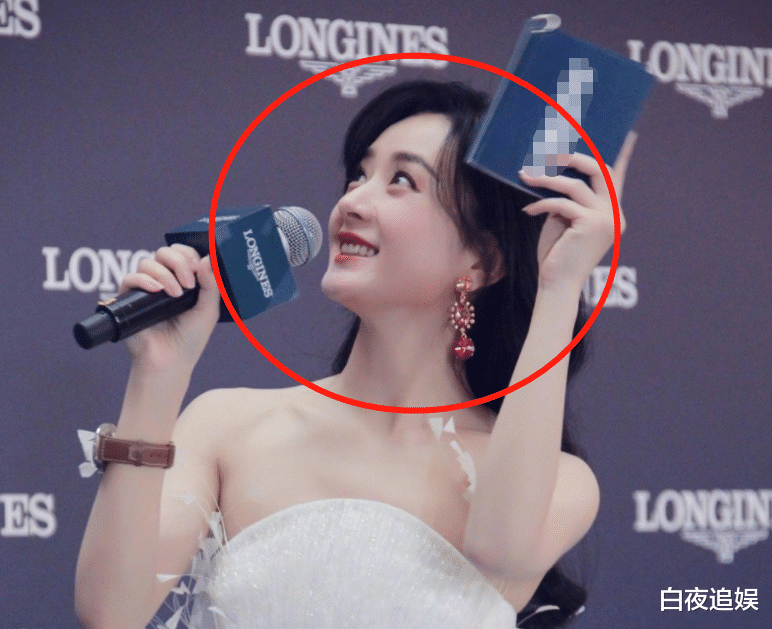 山河令|33岁赵丽颖参加线下活动，无修生图被疯传，全网都在关注她的耳环