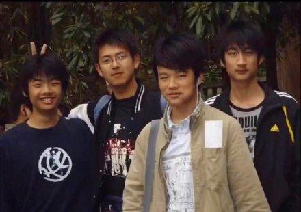 李现|男神李现童年照片曝光，与现如今差距太多，网友：这是一个人？