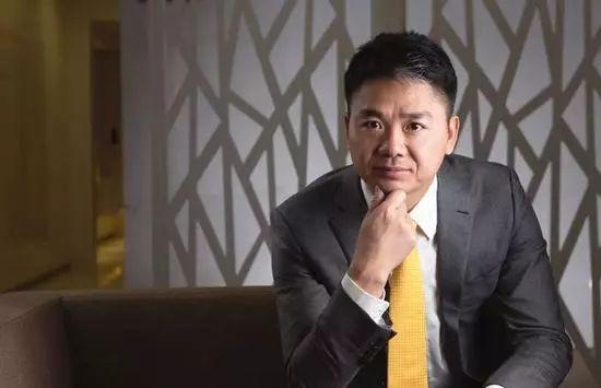 微信|刘强东：首次创业被坑欠巨债，人大毕业的他如何摆地摊逆袭？