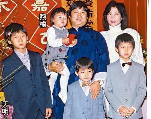 秦岚|“大哥大”洪金宝的桃色江湖：为娶港姐，抛弃发妻，如今还不老实