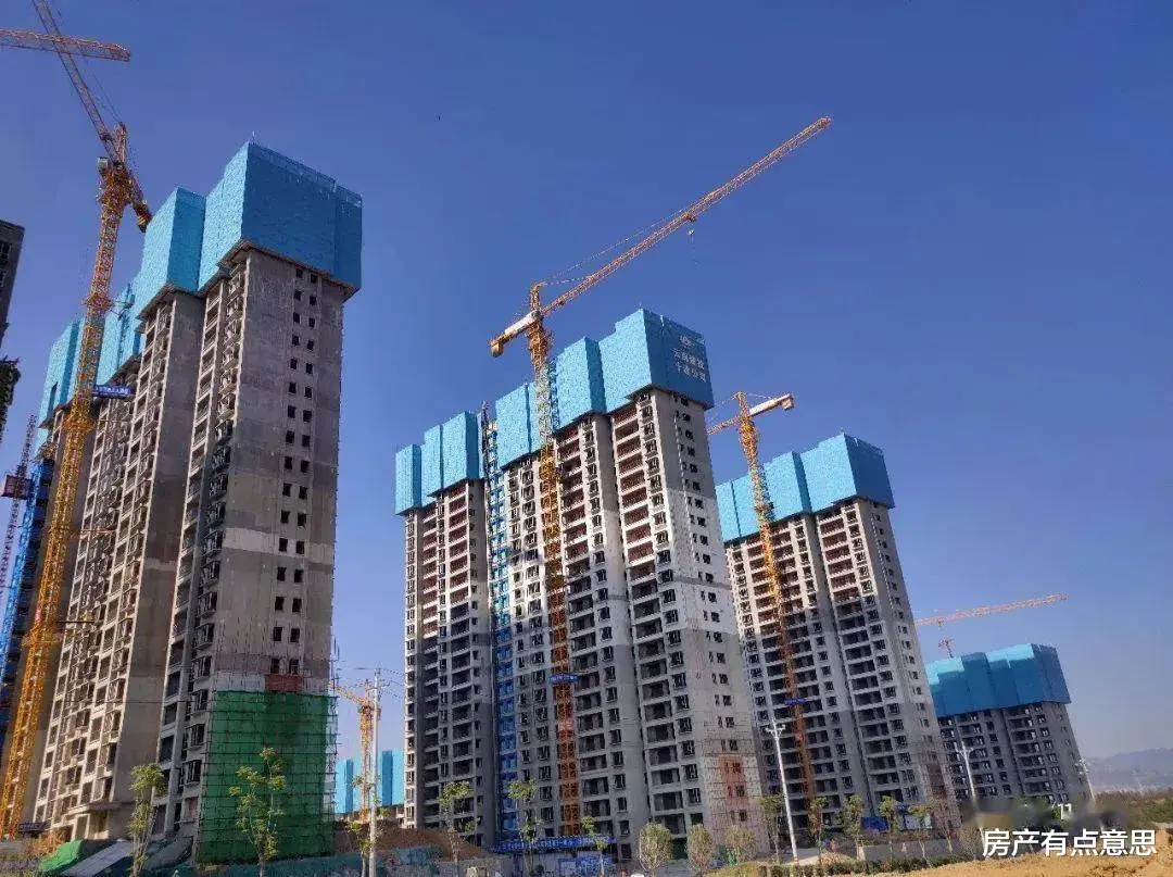 商品房|农村自建房和商品房怎么挑选，我选择自建房，现在生活潇洒得很