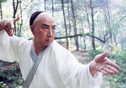 李连杰|吴京“丈人”李连杰“师傅”，18岁陪周总理访缅的于海现状如何？