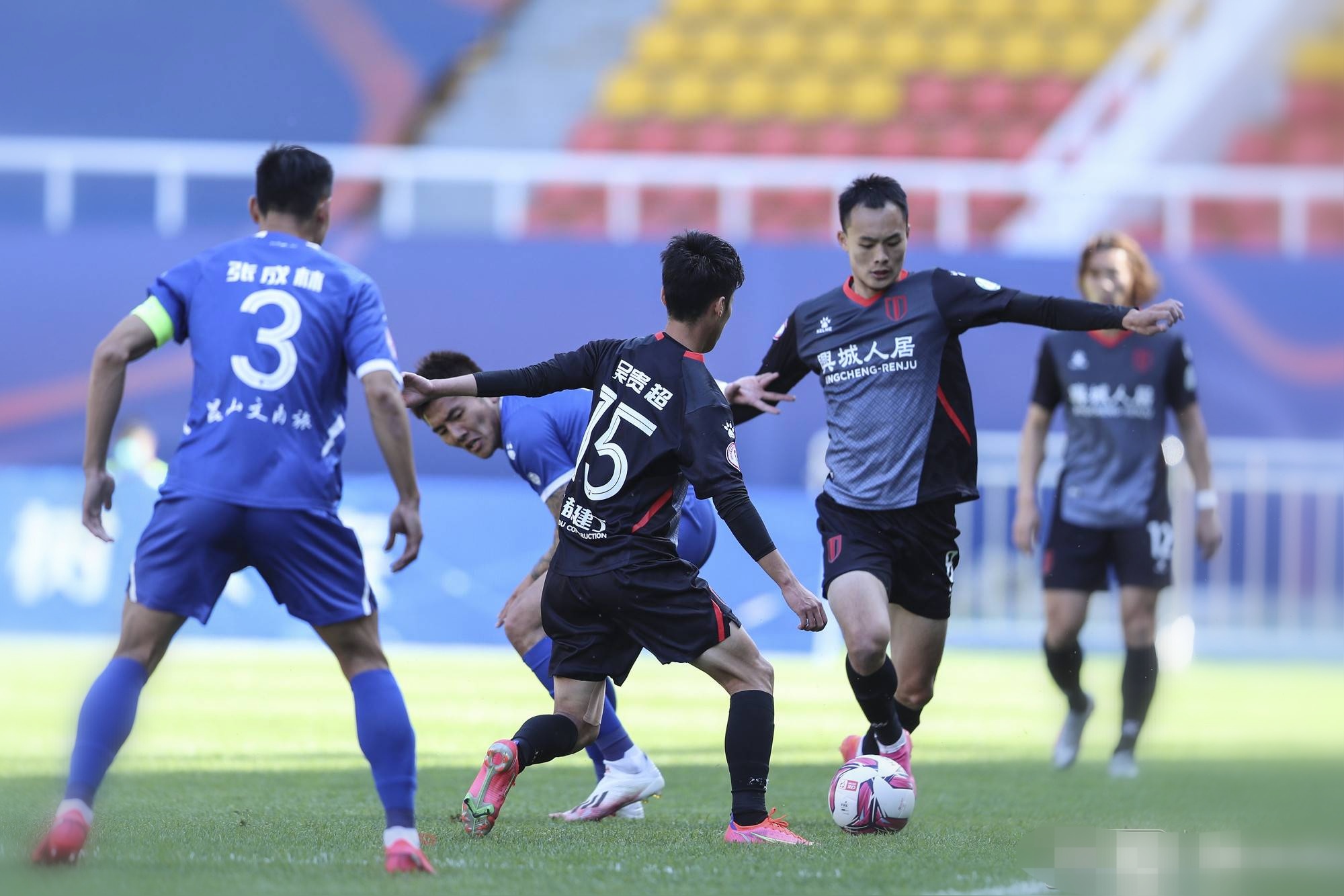 冲超|冲超残酷！中甲恒大被全华班掀翻，浙江本赛季有戏，成都雄起