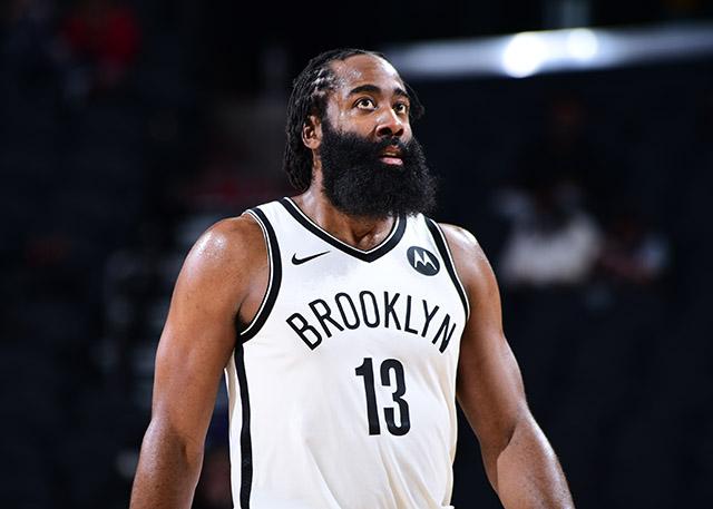 詹姆斯·哈登|第一控卫无疑？哈登在篮网场均24分8板12助，还进入180俱乐部！