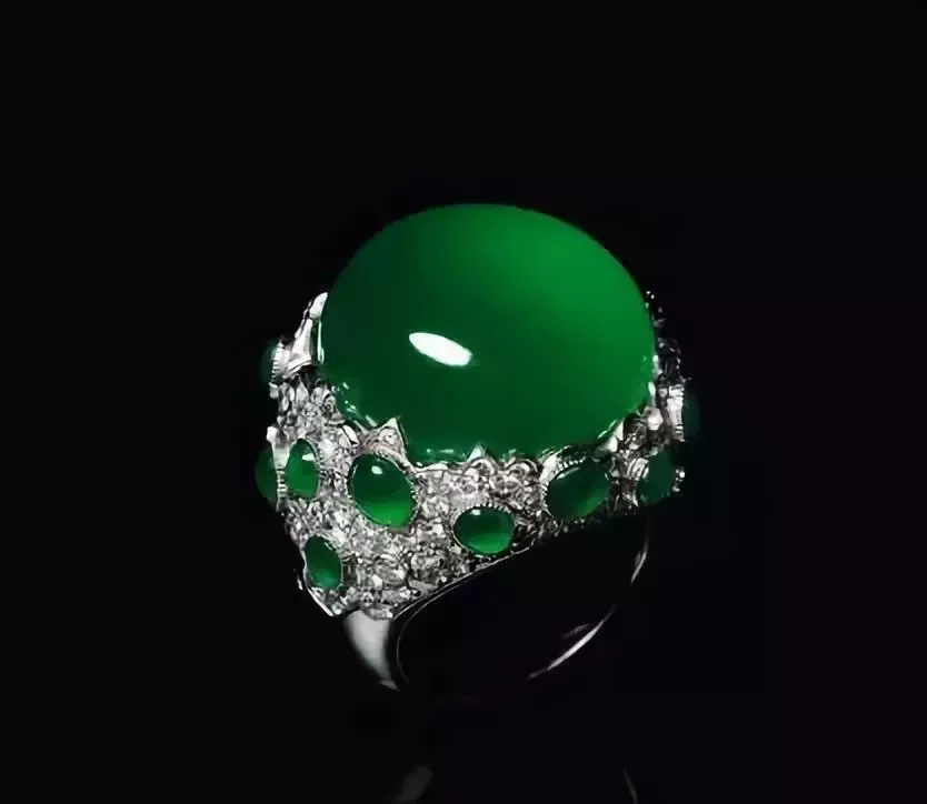 冰种翡翠|玻璃种翡翠和冰种翡翠您会选哪个