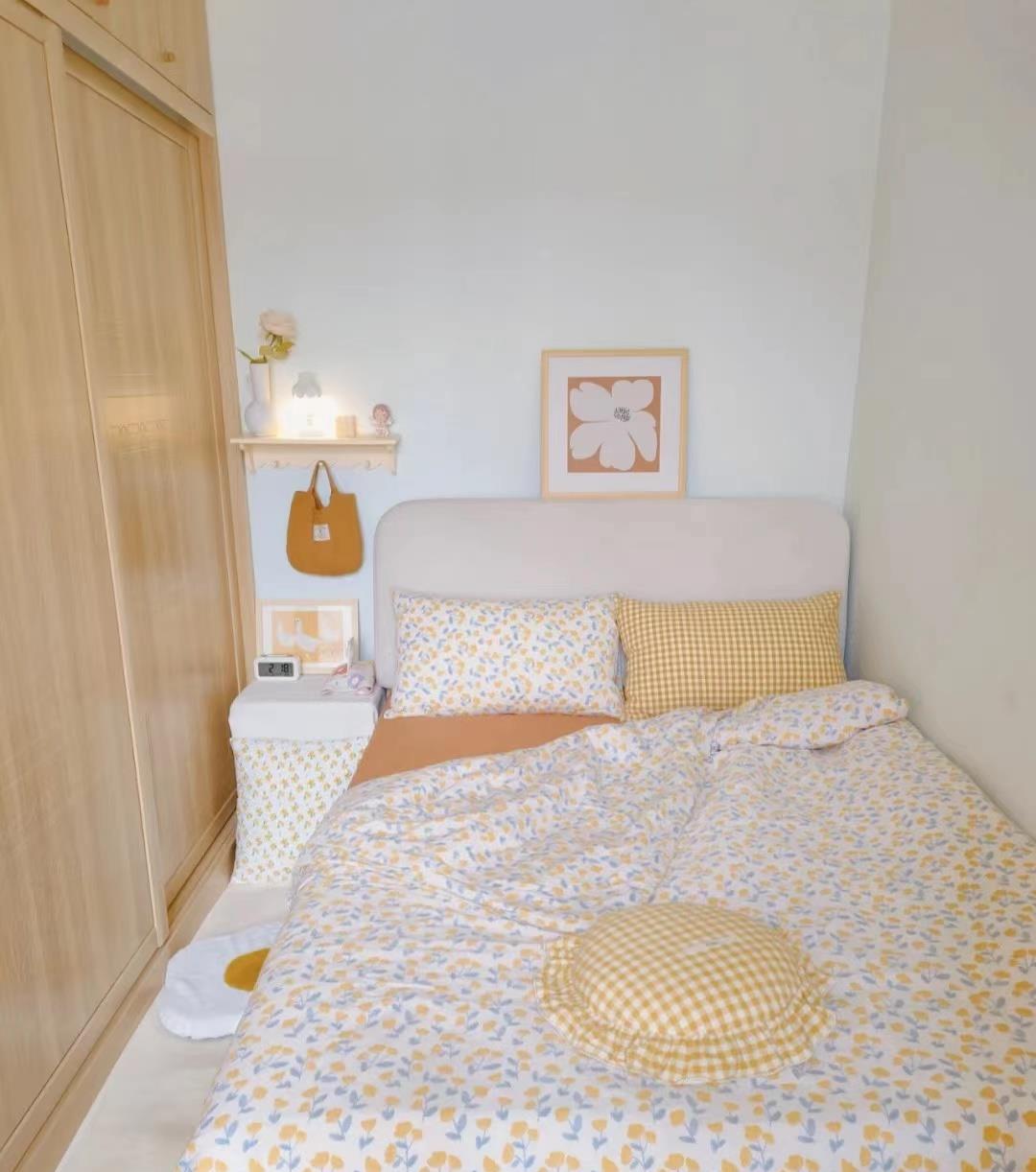 她的新家坚持“化繁为简”，全屋干净整齐且舒适